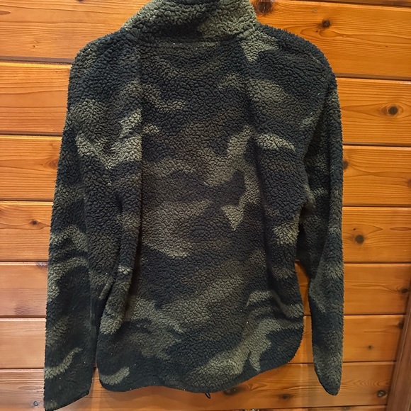 PINK Victoria's Secret Men's Green Camouflage Zip-Up Sweater - Picture 3 of 4